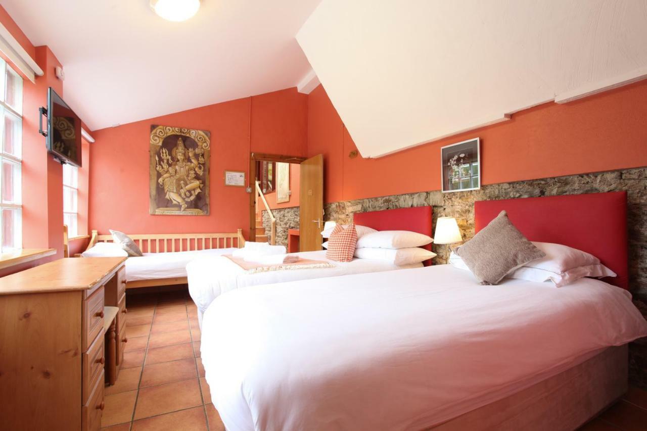 Moville Boutique Hostel & Apartments Экстерьер фото